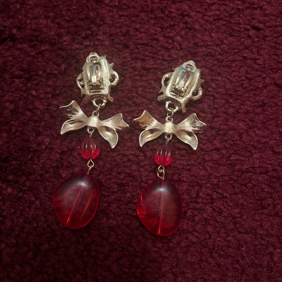 Red bow clip on earrings - Picture 2 of 2